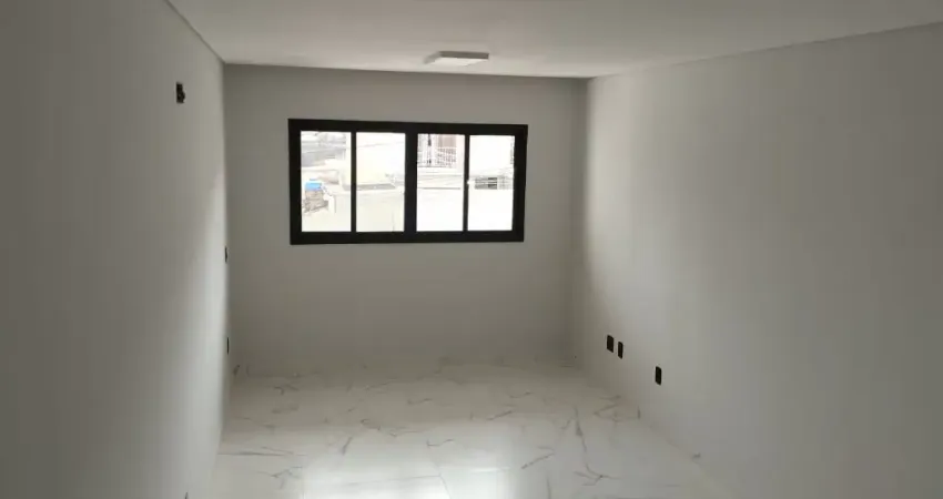 Sobrado á venda  130 metros 3 quartos e duas suítesparada inglesa