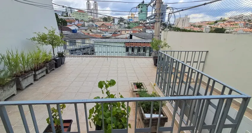 Casa assobradada | 250 m2 | 3 dormitórios | 3 vagas na parada inglesa!