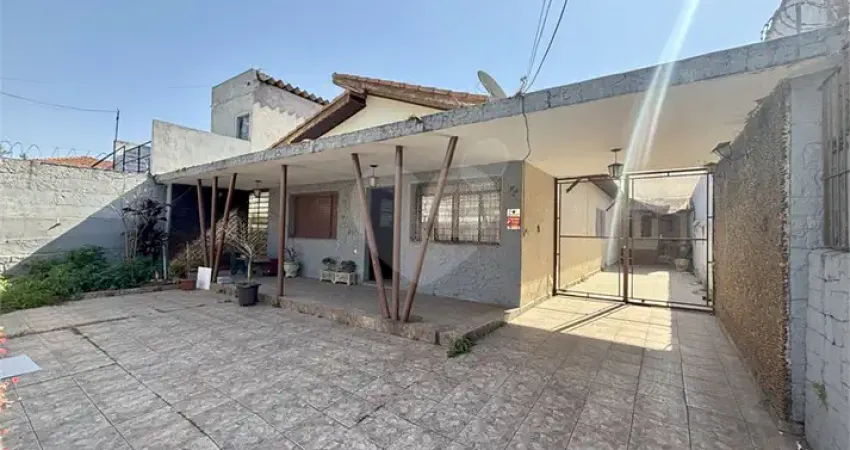 Casa térrea ampla com espaço gourmet – 3 dorms, 2 suítes e 5 vagas – ótima localização!