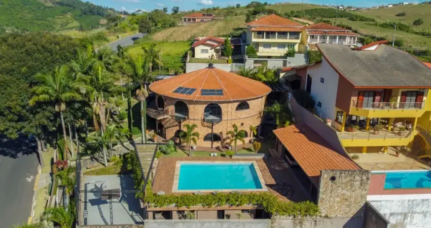 Casa alto padrão à venda | 1.490 m² | 4 suítes | 10 vagas em serra negra/sp!