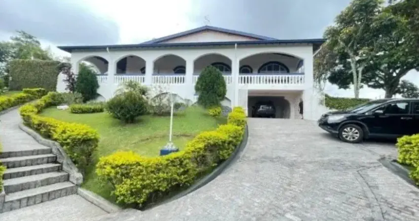 Chácara à venda | 2.980 m² | 4 dormitórios, 2 suítes | 8 vagas em serra negra!