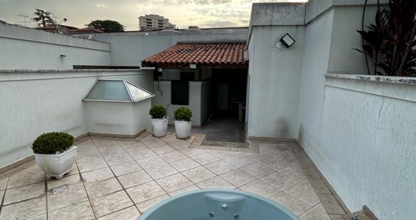 Sobrado em condomínio fechado no Jd. São Paulo, 3 suítes /4 vagas, jacuzzi e churrasqueira privativa