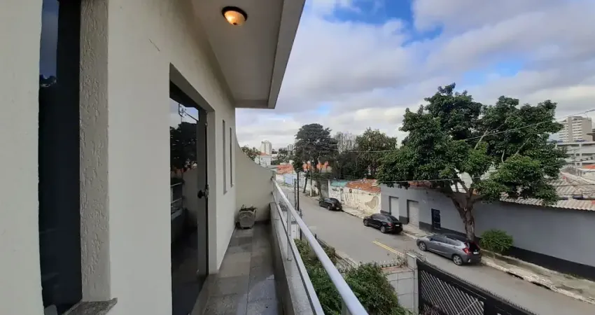 Vende-se: Sobrado no Cursino/Ipiranga, 2 Quartos, 2 Salas, 8 vagas de garagem!