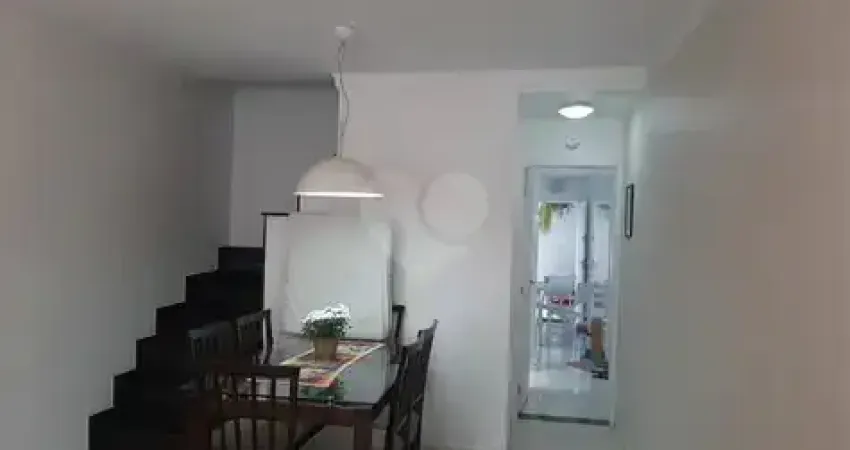 Sobrado à venda na Água Fria com 3 dormitórios (1 suíte) e 2 vagas