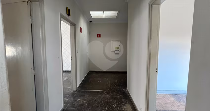Barracão / Galpão / Depósito com 6 salas para alugar na Rua Albuquerque Maranhão, 102, Cambuci, São Paulo