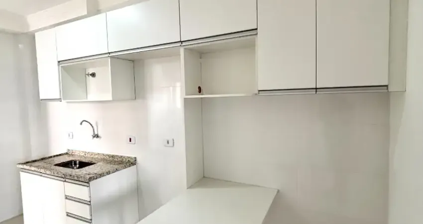 Apartamento à venda na parada inglesa com 2 dormitórios e cozinha planejada.