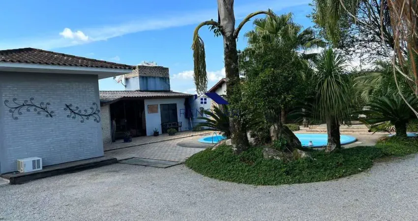 Casa com Vista Panorâmica, Piscina e Suíte Master –Santo Amaro da Imperatriz/SC
