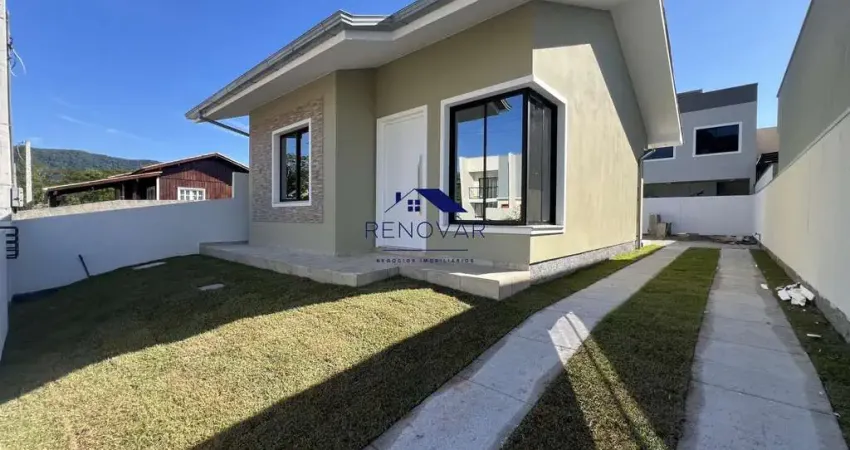 Casa Ampla com Suíte e Área de Fundos – Lisboa III, Forquilhas – São José/SC