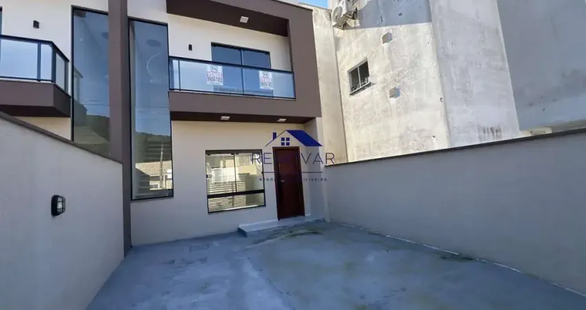 Sobrado com 2 Suítes, Piscina e Área Gourmet – Ipiranga, São José/SC