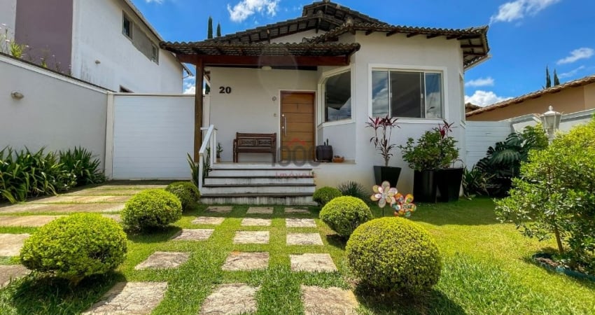 Casa completa, pronta para morar em condomínio fechado!