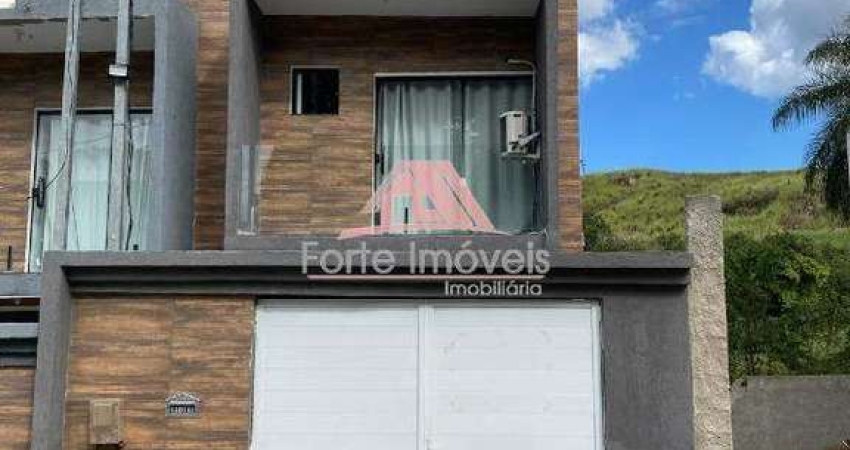 Casa Triplex C/ 2 quartos com suíte - Bairro Silvestre - CG/RJ