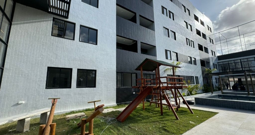 BELISSIMO APARTAMENTO EM CONDOMINO FECHADO, COM ACABAMENTO DIFERENCIADO, POSSUINDO ÁREA DE LAZER COMPLETA.