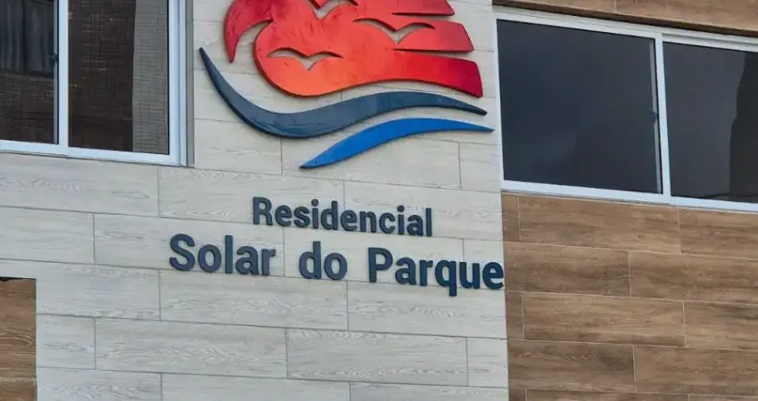 EXCELENTE APARTAMENTO, EM CONDOMINIO POSSUINDO ÁREA DE LAZER.