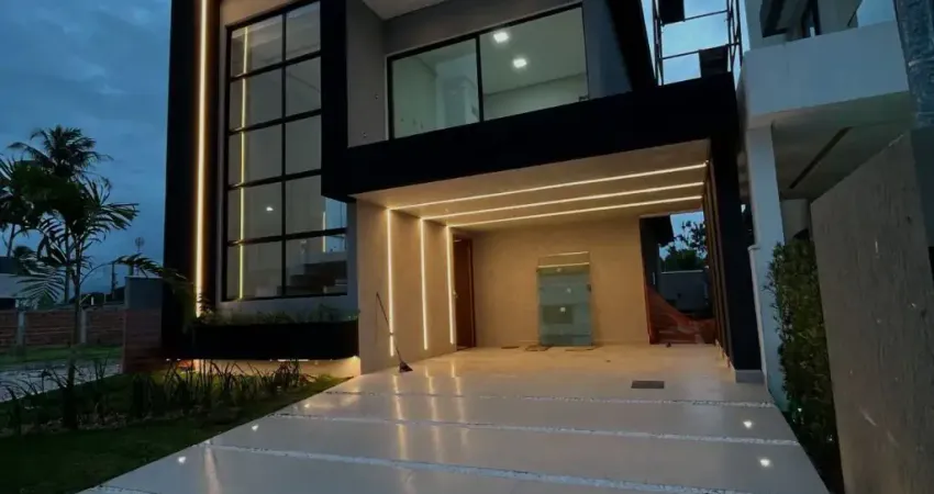 EXCELENTE CASA COM FINO PADRÃO DE ACABAMENTO, EM CONDOMINIO FECHADO