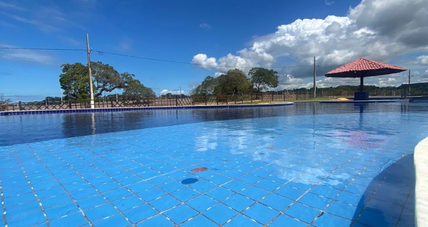 EXCELENTES LOTES EM CONDOMINIO FECHADO, COM ÁREA DE LAZER COMUM DISPONÍVEL
