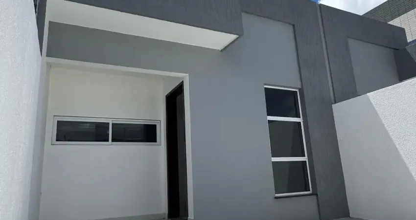 EXCELENTE CASA, COM ACABAMENTO PERFEITO, ÓTIMA LOCALIZAÇÃO
