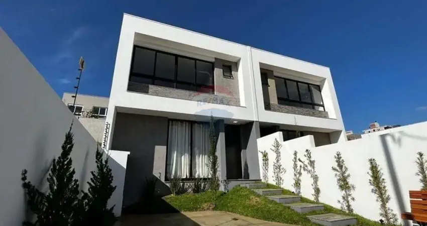 Casa moderna com piscina e segurança total no bairro cidade nova