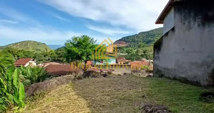 Oportunidade de uma pequena construção em um terreno de 360 metros no Cidade Jardim Caraguatatuba - SP