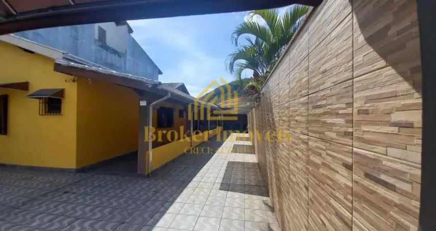 Casa com 2 quartos à venda no Sumaré, Caraguatatuba 
