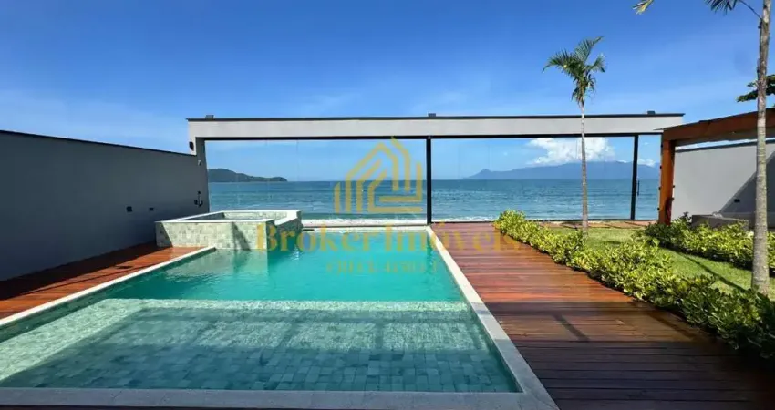 Casa Pé na Areia na Praia da Cocanha - Alto Padrão, Sofisticação e Conforto