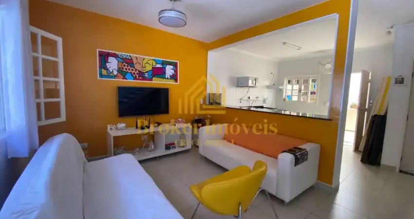 Sobrado charmoso em condomínio fechado na praia martim de sá à 650 metros da praia