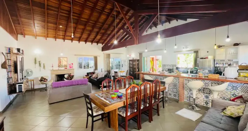 Excelente casa à venda no Condomínio Terras de Santa Cruz em Bragança Paulista/SP