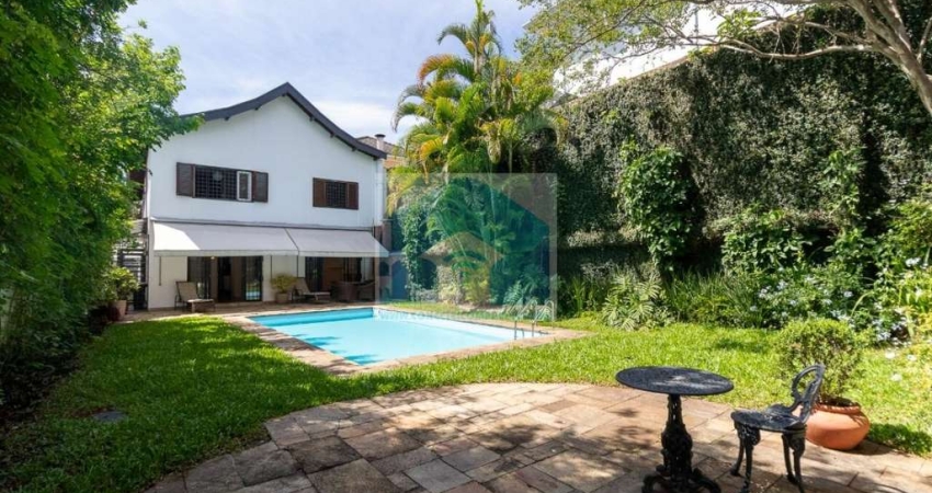 Sobrado 4 dormitórios com piscina no Brooklin Velho