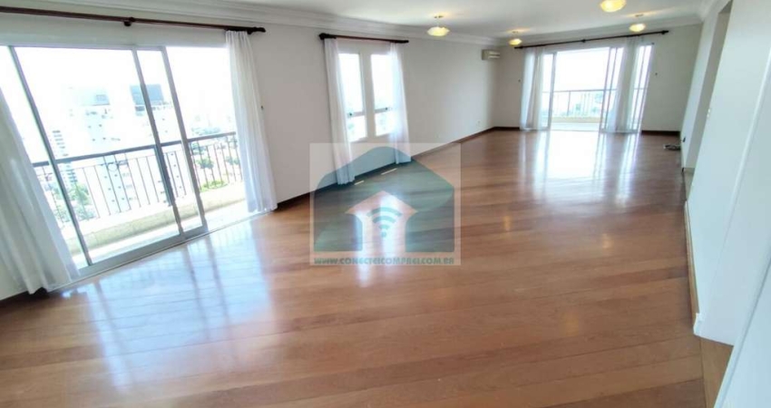 Apartamento no Campo Belo com 270m com 5 vagas e lazer.