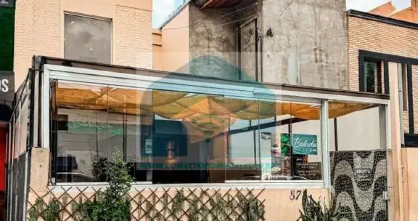 Casa comercial na Vila Nova Conceiççaoi com vão livre
