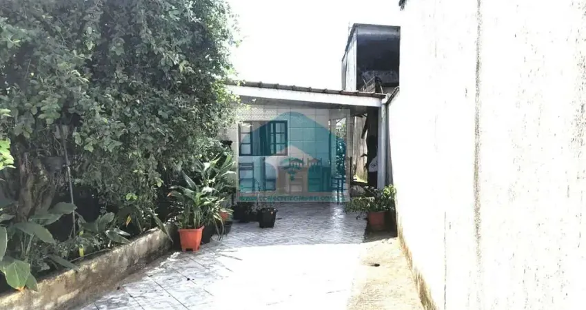Casa no Bairro Tupiry, Praia Grande SP, com 3 dormitórios