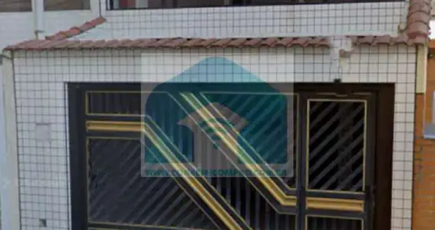 Sobrado no Bairro da Guilhermina Praia Grande SP, com 3 dormitórios, sendo 1 suíte.