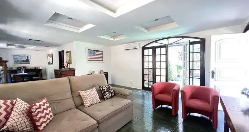 Apartamento para venda tem 320 metros quadrados com 3 quartos em Piratininga - Niterói - RJ