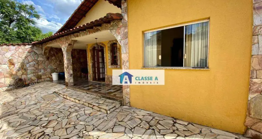Casa com 3 dormitórios à venda, 360 m² por R$ 1.050.000,00 - João Pinheiro - Belo Horizonte/MG