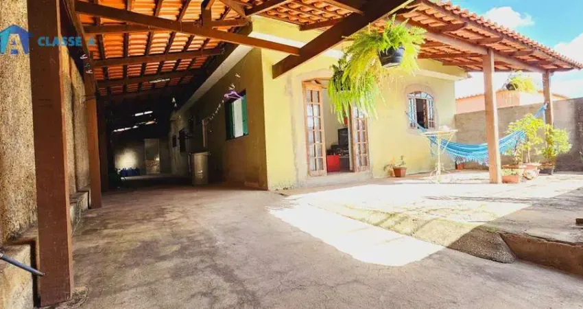 Casa com 3 dormitórios à venda, 200 m² por R$ 630.000 - Tijuco - Contagem/MG