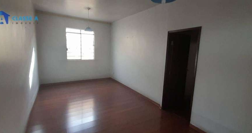 Classe A Imóveis Apresenta: Casa Espaçosa e Aconchegante no Carlos Prates!