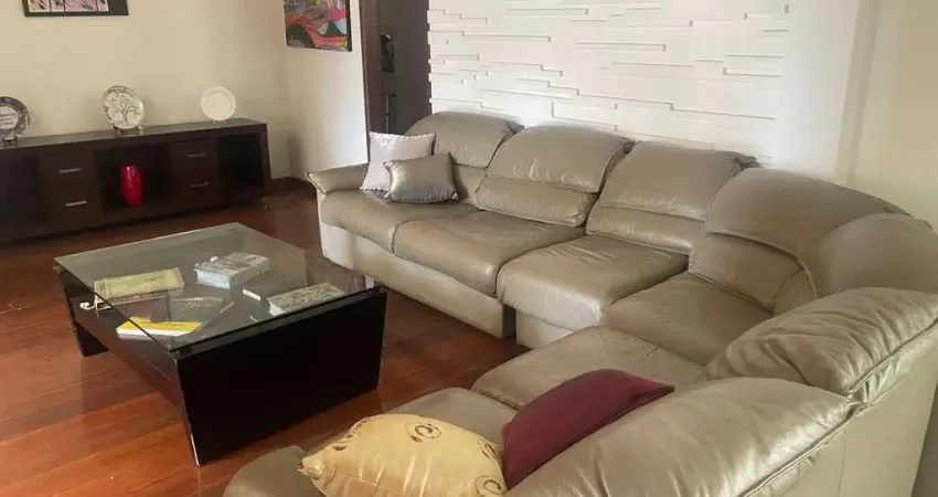 Classe A Imóveis apresenta: Casa de Alto Padrão com 4 Quartos no Bairro Castelo – Conforto, Estilo e Sofisticação em um Só Lugar