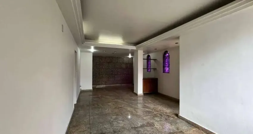 Classe a imóveis apresenta: casa espaçosa e completa no coração eucarístico