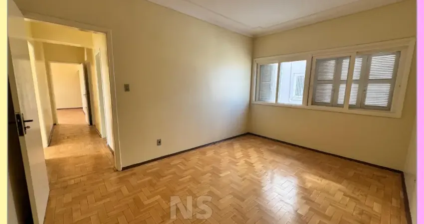 Apartamento de 03 Dorms. + Depend. ou Depósito. Espaçoso e Ensolarado no Coração de Pelotas!