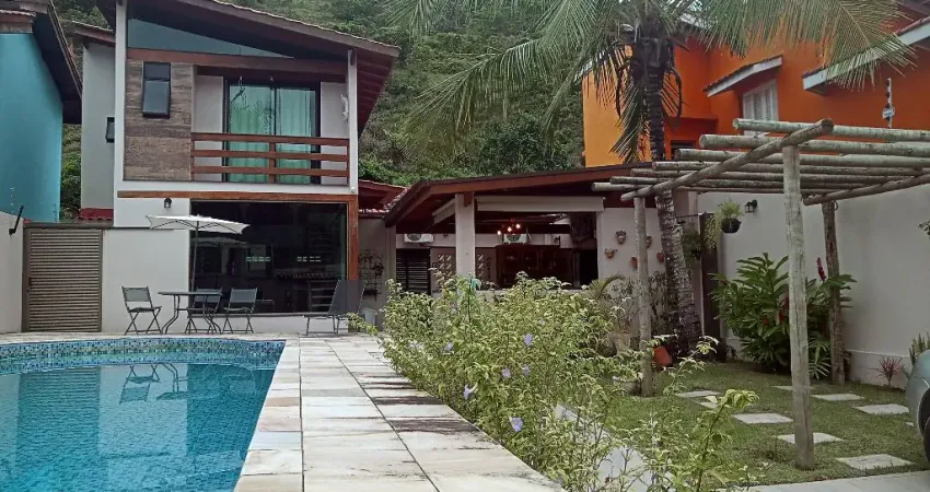 Casa com piscina 600 metros da Praia do Tombo