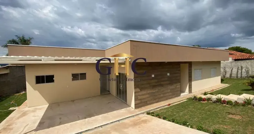 CASA NOVA À VENDA - CONDOMÍNIO TERRAS DE SÃO FRANCISCO - Salto de Pirapora/SP.
Área Construída: 150