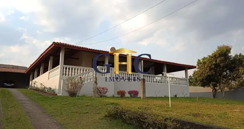 CASA A VENDA - Condomínio Terras de São Francisco.
Área Construída: 320 m² / Área Terreno: 1.027 m²