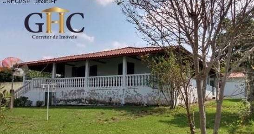 CASA A VENDA - Condomínio Terras de São Francisco.
Área Construída: 320 m² / Área Terreno: 1.027 m²
