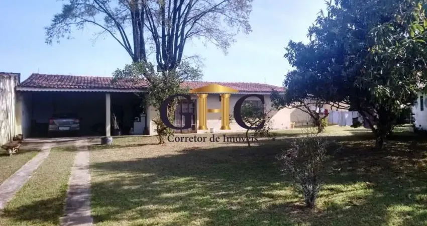 OPORTUNIDADE NO CONDOMÍNIO TERRAS DE SÃO FRANCISCO.
Área Construída: 220 m² / Área Terreno: 1.100 m