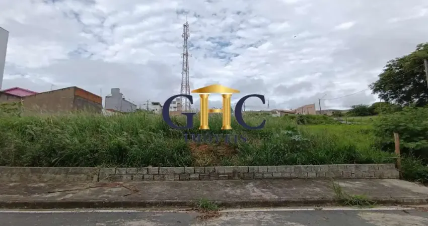 TERRENO NO CENTRO - ÓTIMA LOCALIZAÇÃO

TERRENOS
- Excelente topografia, leve caída para frente.
- Z