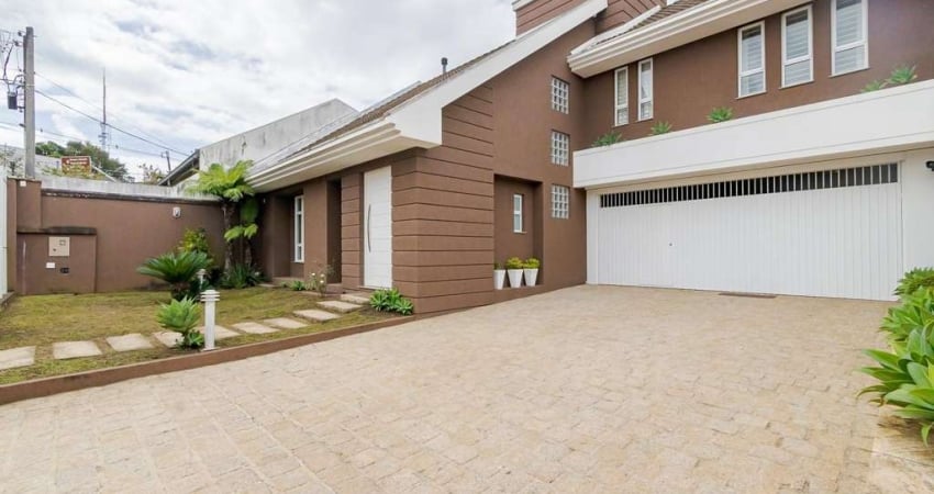 Casa para Venda em Curitiba, Vista Alegre, 5 dormitórios, 1 suíte, 5 banheiros, 7 vagas