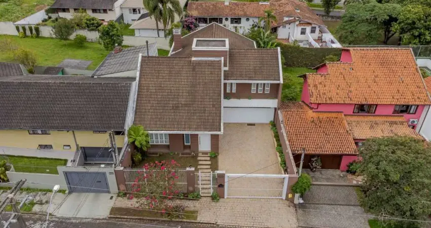 Casa para Venda em Curitiba, Vista Alegre, 5 dormitórios, 1 suíte, 5 banheiros, 7 vagas