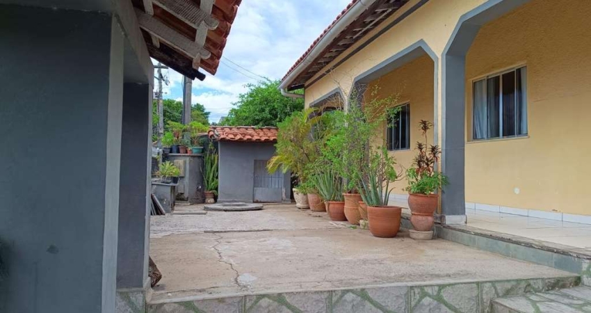 Casa para Venda em Itaboraí, Outeiro das Pedras, 2 dormitórios, 3 banheiros, 1 vaga