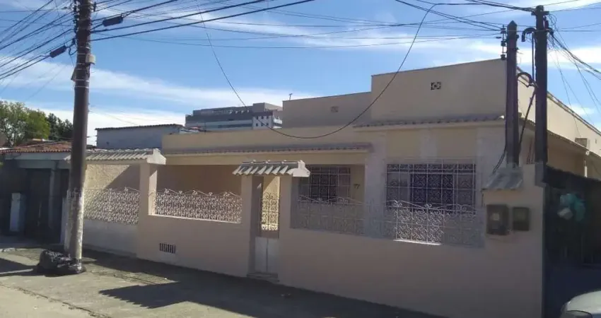 Casa Comercial para Locação em Itaboraí, Rio Várzea, 3 dormitórios, 1 suíte, 2 banheiros, 2 vagas