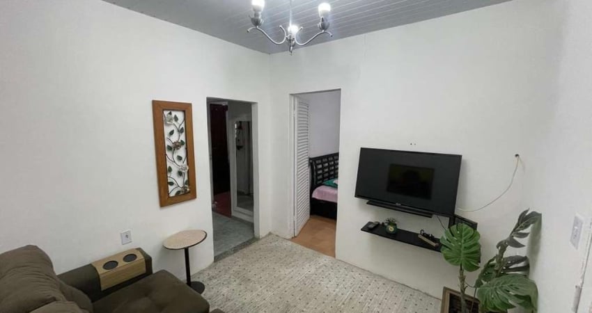Casa para Locação em Itaboraí, Santo Expedito, 2 dormitórios, 1 banheiro, 1 vaga