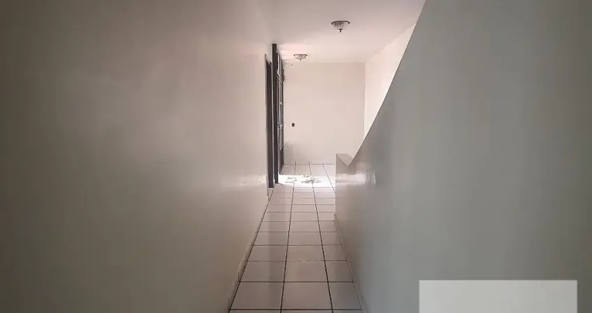 Apartamento com 4 quartos para alugar na Avenida Doutor Victor do Amaral, 605, Centro, Araucária